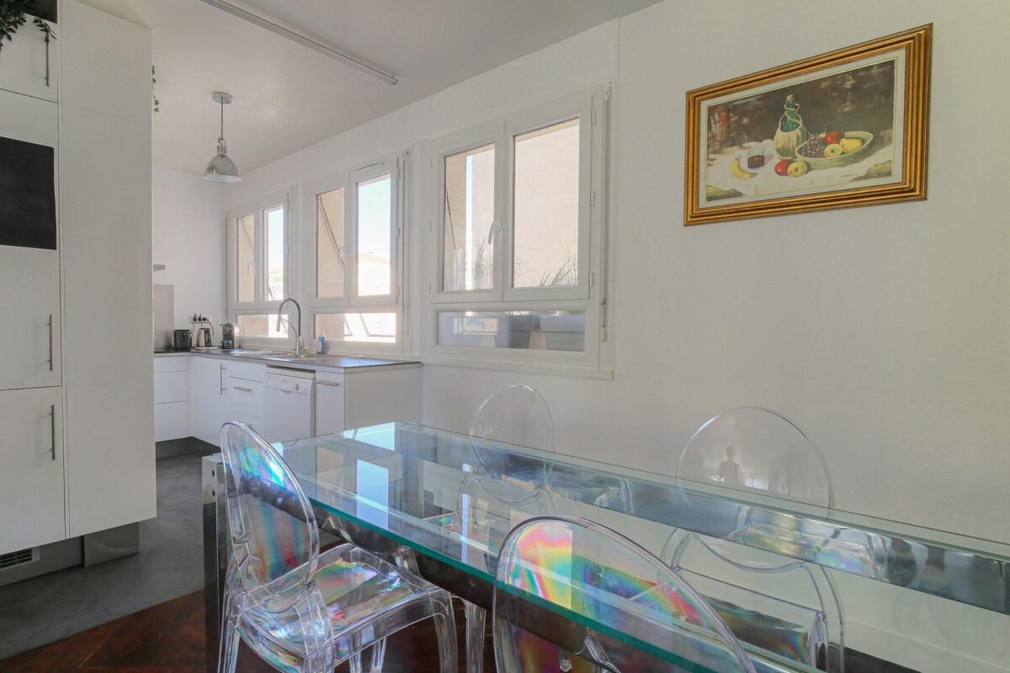 Appartement Spacieux Et 100m2 A 4 Min De Tete D'or *